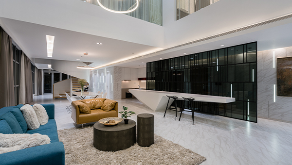 AIRPORT PENTHOUSE